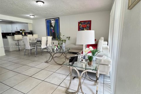 Condo à Miami, Floride, 2 chambres  № 2013472