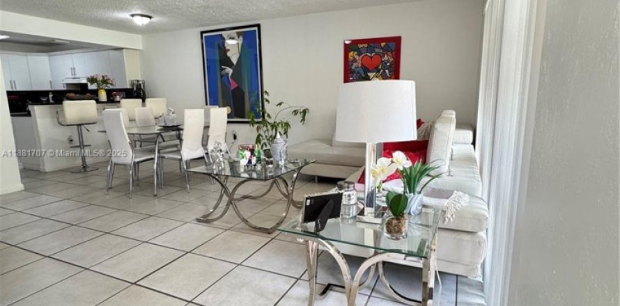 Condo à Miami, Floride, 2 chambres  № 2013472