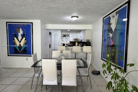 Copropriété à vendre à Miami, Floride: 2 chambres, 92.9 m2 № 2013472 - photo 7