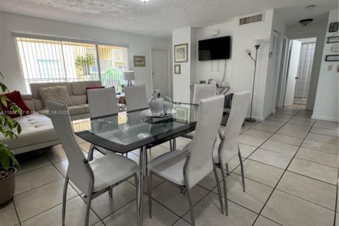 Copropriété à vendre à Miami, Floride: 2 chambres, 92.9 m2 № 2013472 - photo 5