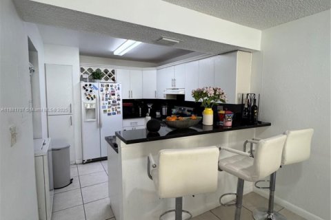 Copropriété à vendre à Miami, Floride: 2 chambres, 92.9 m2 № 2013472 - photo 8