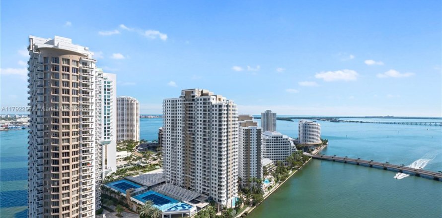 Condominio en Miami, Florida, 3 dormitorios  № 2020557