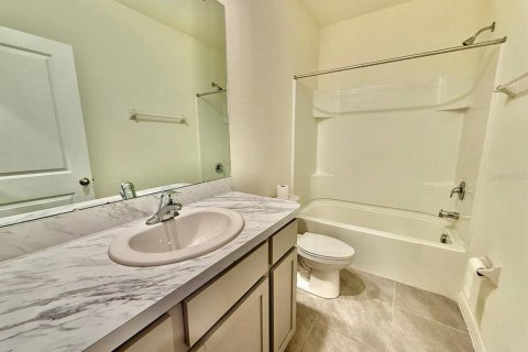 Townhouse in Tampa, Florida 3 bedrooms, 158.58 sq.m. № 1880737 - photo 24