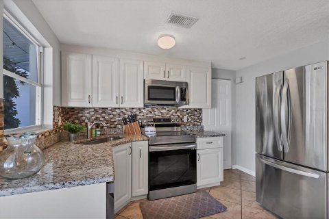 Villa ou maison à louer à Sarasota, Floride: 3 chambres, 114.08 m2 № 1584900 - photo 14