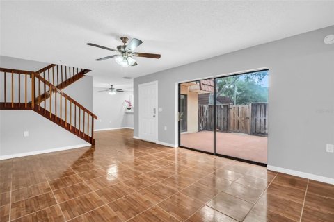 Townhouse in Palm Harbor, Florida 3 bedrooms, 146.04 sq.m. № 1679761 - photo 8