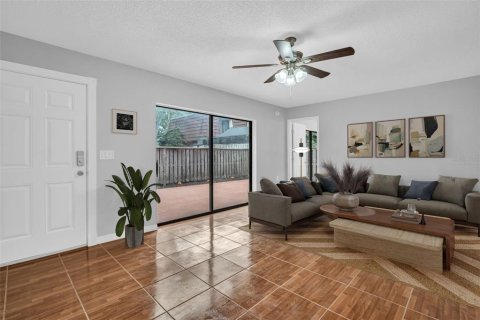 Townhouse in Palm Harbor, Florida 3 bedrooms, 146.04 sq.m. № 1679761 - photo 9