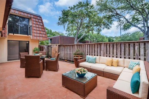 Townhouse in Palm Harbor, Florida 3 bedrooms, 146.04 sq.m. № 1679761 - photo 2