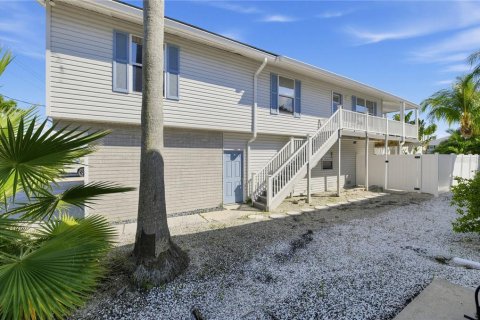 Villa ou maison à vendre à Holmes Beach, Floride: 3 chambres, 139.35 m2 № 2424015 - photo 2