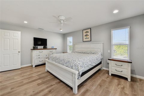 Villa ou maison à vendre à Holmes Beach, Floride: 3 chambres, 139.35 m2 № 2424015 - photo 11