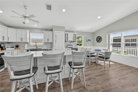 Villa ou maison à vendre à Holmes Beach, Floride: 3 chambres, 139.35 m2 № 2424015 - photo 9