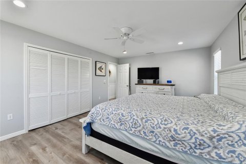 Villa ou maison à vendre à Holmes Beach, Floride: 3 chambres, 139.35 m2 № 2424015 - photo 12