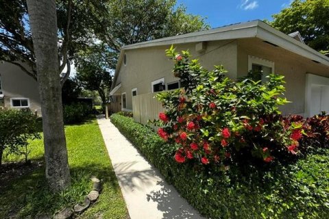 Apartment in Deerfield Beach, Florida 2 bedrooms, 104.61 sq.m. № 2083522 - photo 18