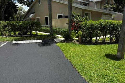 Apartment in Deerfield Beach, Florida 2 bedrooms, 104.61 sq.m. № 2083522 - photo 17