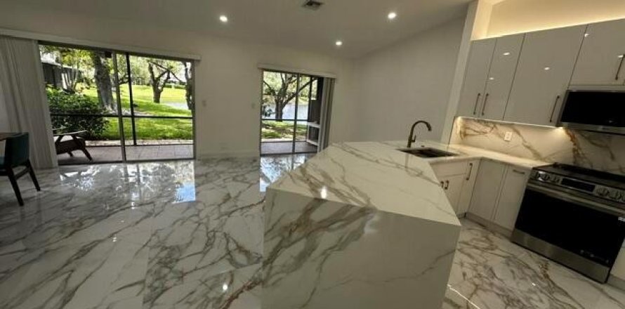 Apartment in Deerfield Beach, Florida 2 bedrooms, 104.61 sq.m. № 2083522