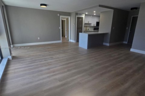 Condo in Bay Harbor Islands, Florida, 1 bedroom  № 2044543