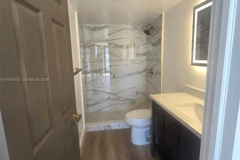 Condo in Bay Harbor Islands, Florida, 1 bedroom  № 2044543 - photo 13