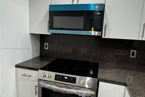 Copropriété à vendre à Lauderhill, Floride: 2 chambres, 91.04 m2 № 1965335 - photo 6