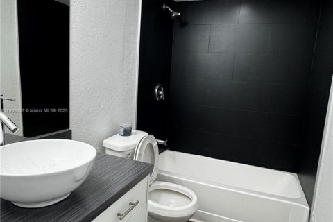 Copropriété à vendre à Lauderhill, Floride: 2 chambres, 91.04 m2 № 1965335 - photo 7