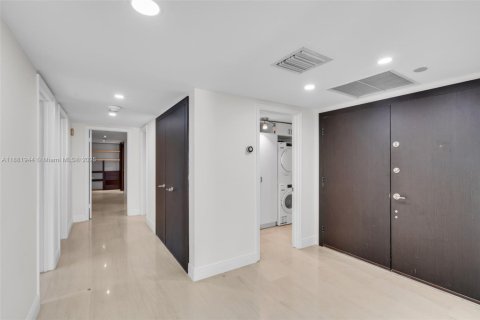 Купить кондоминиум в Ки-Бискейн, Флорида 3 спальни, 179.3м2, № 1932209 - фото 13