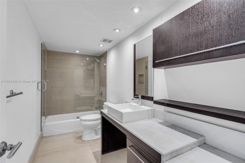 Купить кондоминиум в Ки-Бискейн, Флорида 3 спальни, 179.3м2, № 1932209 - фото 18