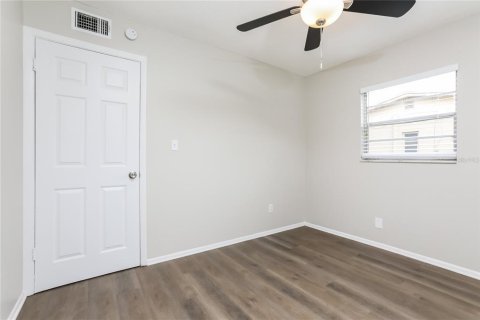 House in Orlando, Florida 3 bedrooms, 126.53 sq.m. № 1913910 - photo 8