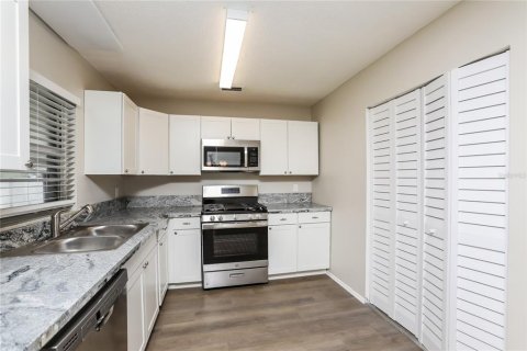 House in Orlando, Florida 3 bedrooms, 126.53 sq.m. № 1913910 - photo 6