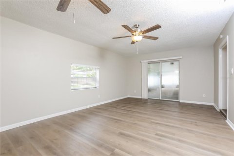 House in Orlando, Florida 3 bedrooms, 126.53 sq.m. № 1913910 - photo 7