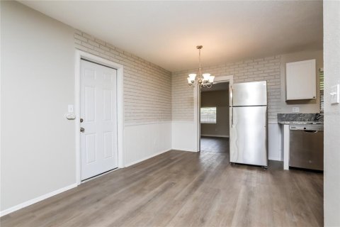House in Orlando, Florida 3 bedrooms, 126.53 sq.m. № 1913910 - photo 4