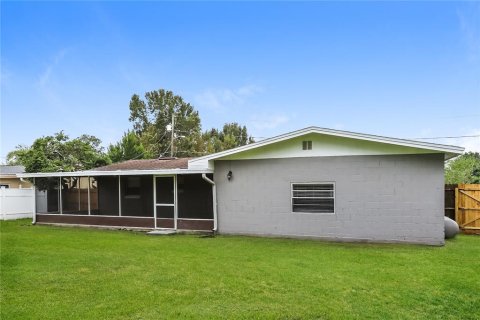 House in Orlando, Florida 3 bedrooms, 126.53 sq.m. № 1913910 - photo 15