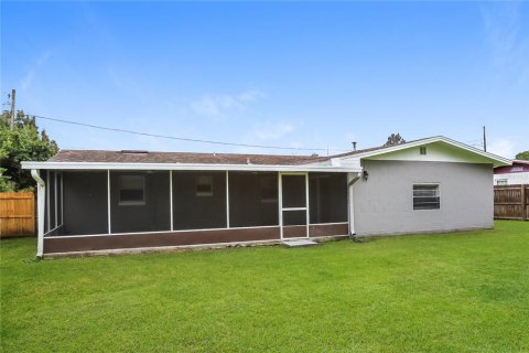 House in Orlando, Florida 3 bedrooms, 126.53 sq.m. № 1913910 - photo 14