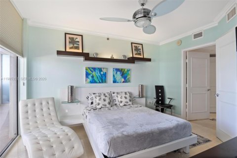 Condo in Hallandale Beach, Florida, 2 bedrooms  № 2052997 - photo 14