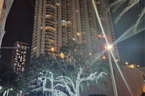 Condominio en venta en Miami, Florida, 2 dormitorios, 86.86 m2 № 2056396 - foto 18