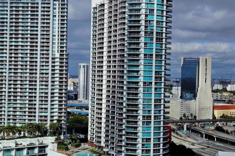 Condominio en Miami, Florida, 2 dormitorios  № 2056396