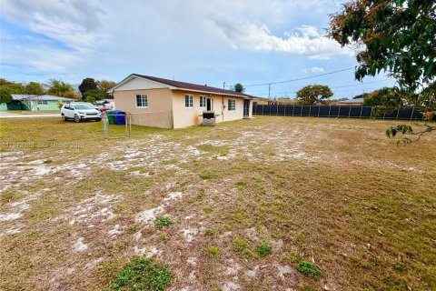 Villa ou maison à vendre à Miami Gardens, Floride: 3 chambres, 125.05 m2 № 2033683 - photo 6