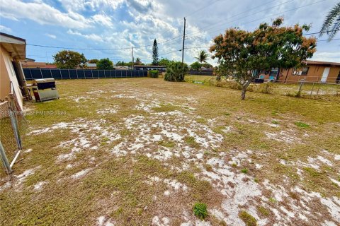 Villa ou maison à vendre à Miami Gardens, Floride: 3 chambres, 125.05 m2 № 2033683 - photo 5