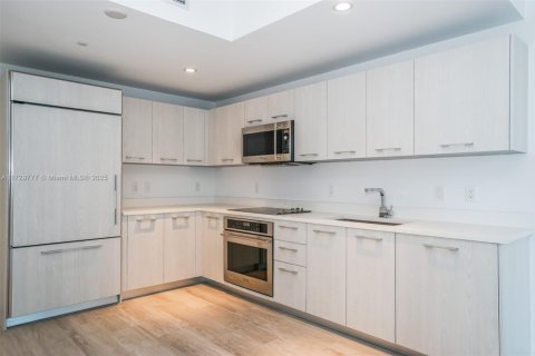 Condominio en venta en Miami, Florida, 1 dormitorio, 64.38 m2 № 2034194 - foto 4