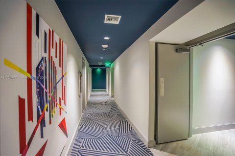 Condominio en venta en Miami, Florida, 1 dormitorio, 64.38 m2 № 2034194 - foto 15