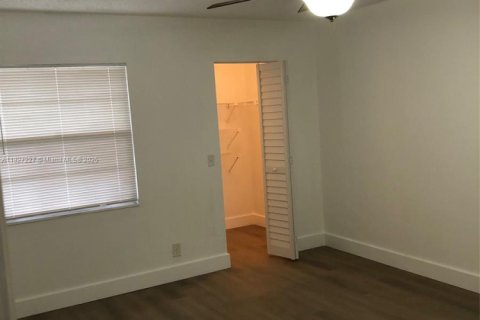 Condominio en venta en Pembroke Pines, Florida, 2 dormitorios, 96.99 m2 № 1939494 - foto 12