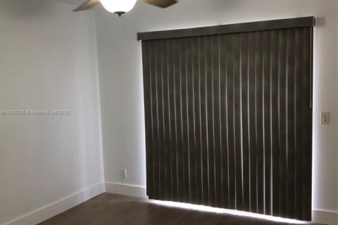 Copropriété à vendre à Pembroke Pines, Floride: 2 chambres, 96.99 m2 № 1939494 - photo 9