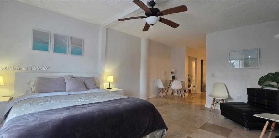 Estudio en el Condominio en North Bay Village, Florida № 1924767