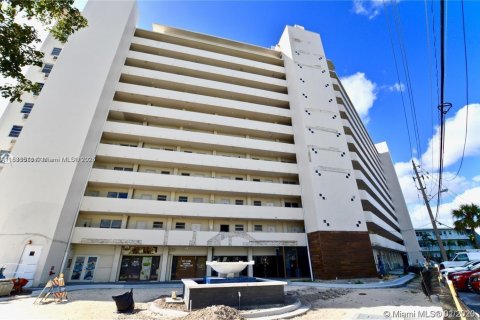 Condominio en alquiler en North Bay Village, Florida, 36.98 m2 № 1924767 - foto 19
