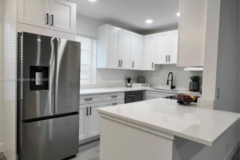 Condo in Delray Beach, Florida, 2 bedrooms  № 1664934 - photo 8