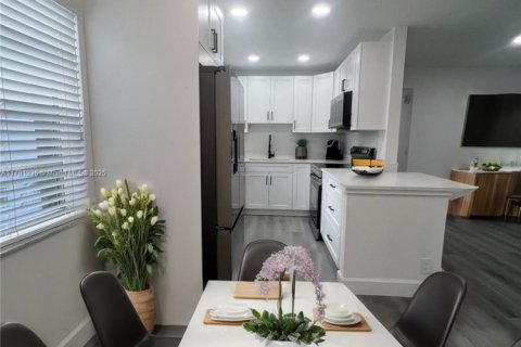 Condo in Delray Beach, Florida, 2 bedrooms  № 1664934 - photo 4