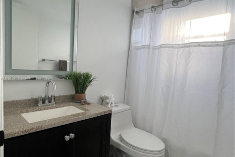 Condo in Delray Beach, Florida, 2 bedrooms  № 1664934 - photo 20