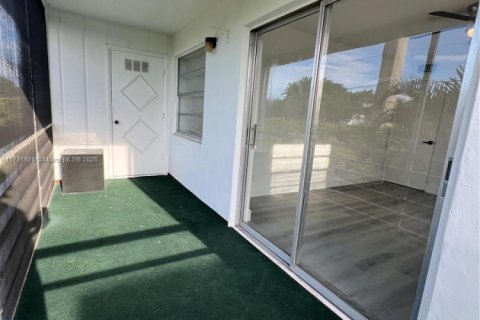 Condo in Delray Beach, Florida, 2 bedrooms  № 1664934 - photo 30