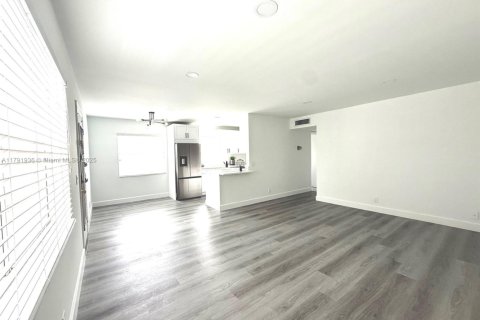Condo in Delray Beach, Florida, 2 bedrooms  № 1664934 - photo 11
