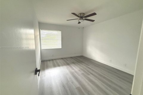 Condo in Delray Beach, Florida, 2 bedrooms  № 1664934 - photo 17