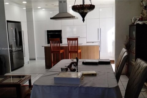 Casa en venta en Miami Gardens, Florida, 3 dormitorios, 167.6 m2 № 1887166 - foto 7