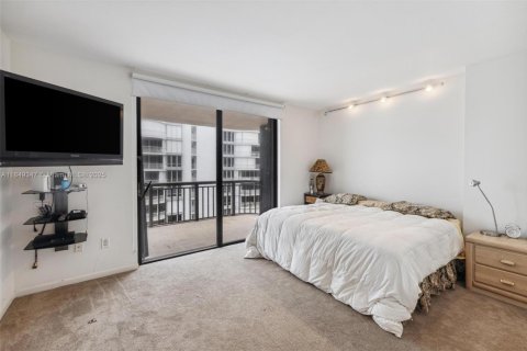 Copropriété à louer à Bal Harbour, Floride: 3 chambres, 218.6 m2 № 1936500 - photo 26