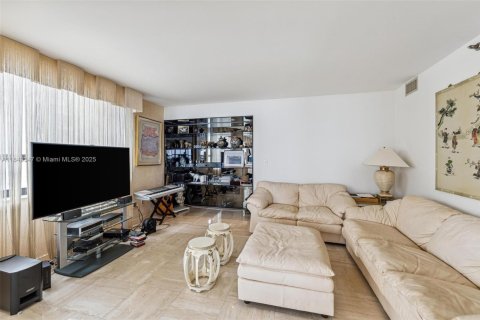 Copropriété à louer à Bal Harbour, Floride: 3 chambres, 218.6 m2 № 1936500 - photo 17